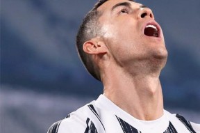 九游体育下载-包含梅西与30激战尤文图斯分钟，比赛局势复杂胜负难料！，西亚卡姆焦点对战赢得满堂喝彩的词条